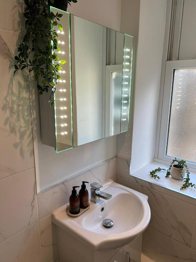Peaceful & Stylish Brighton Studio Apartment ภายนอก รูปภาพ